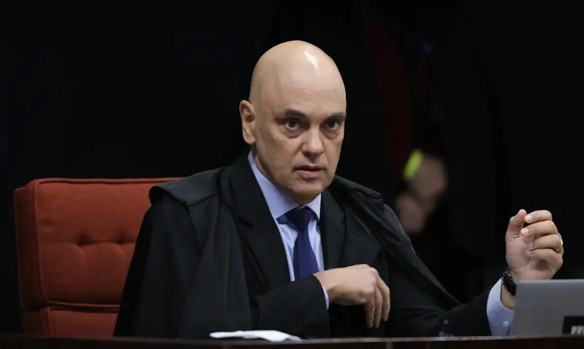 Prisão domiciliar de Bolsonaro é prorrogada por Alexandre de Moraes