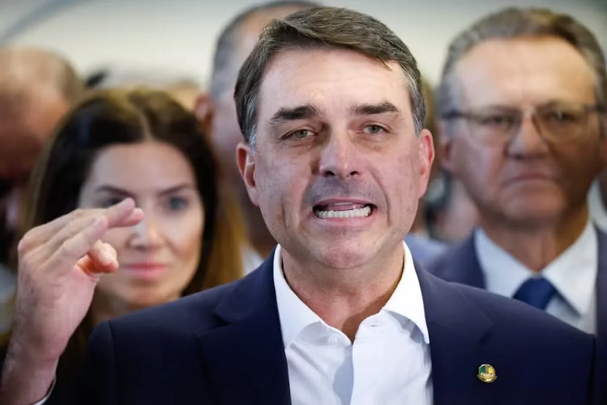 Por que a federação de Rueda e Ciro abandonou Flávio Bolsonaro?