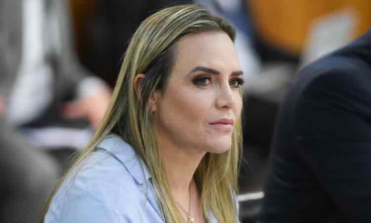 Quem responde pelo rombo do BRB? Governadora do DF tenta se distanciar de Ibaneis e aponta corrupção de ex-presidente