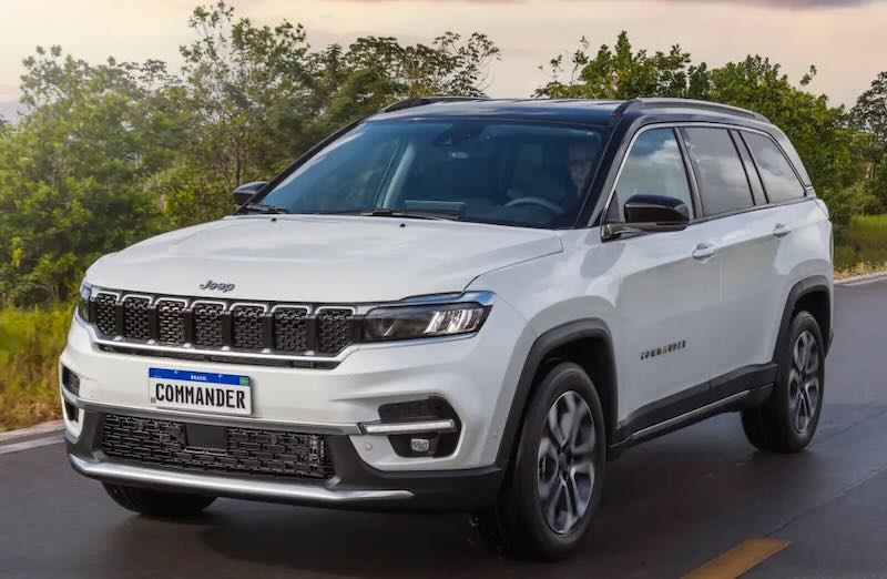 Proprietário descobre que alto-falantes do Jeep Commander não são Harman Kardon originais