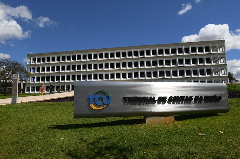 TCU suspende consignados do INSS: o que muda para 17 milhões de beneficiários e a reação da Febraban