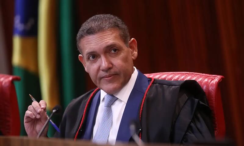 Nunes Marques assume presidência do TSE com eleições de 2026 no horizonte
