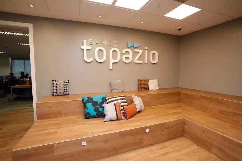 Banco Central aplica multa e proíbe Banco Topázio de operar com cripto por 2 anos