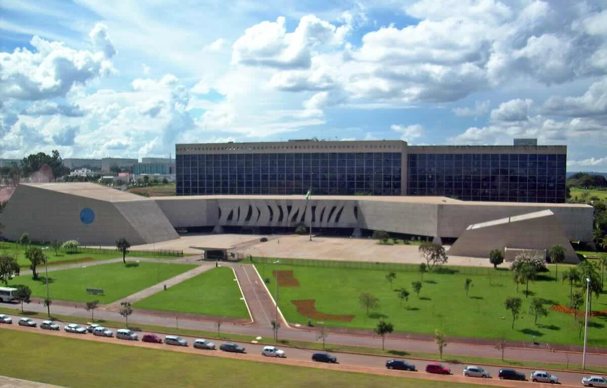 STJ: Ex-policial do DF consegue indenização após ataques homofóbicos