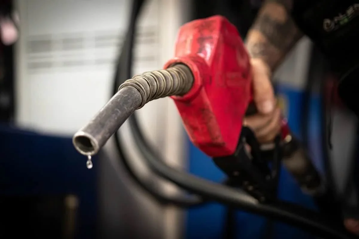 Governo anuncia subsídio de R$ 1,12 ao diesel e Petrobras reduz preço