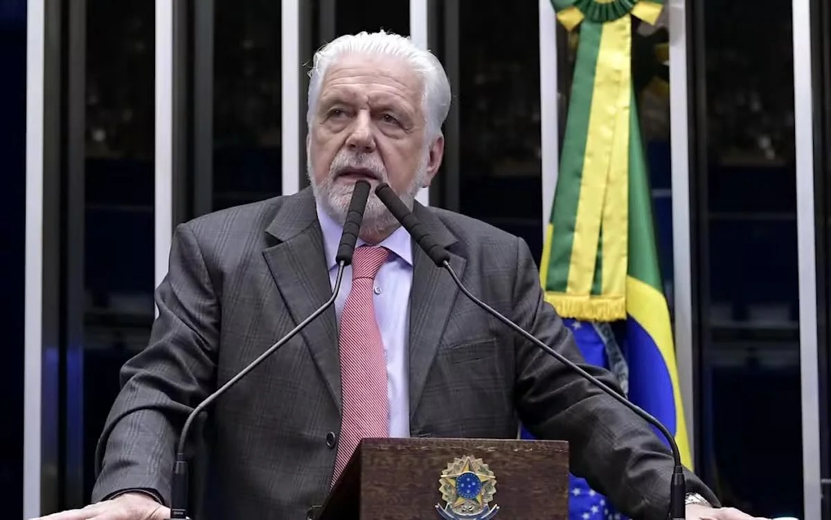 Jaques Wagner: O "boato, o fato e a foto" que encurralam o líder