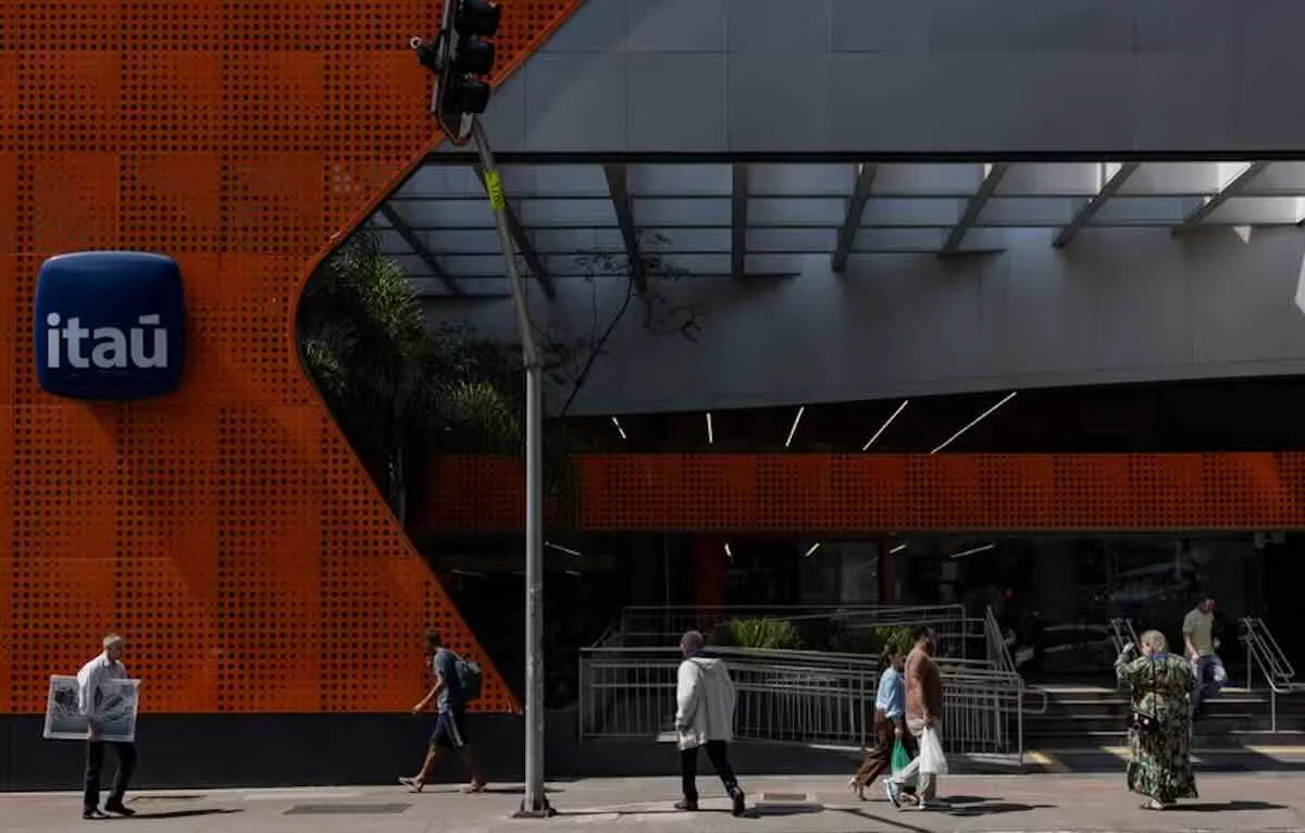 Itaú paga R$ 2,1 bi para ficar com folha de 670 mil servidores de MG