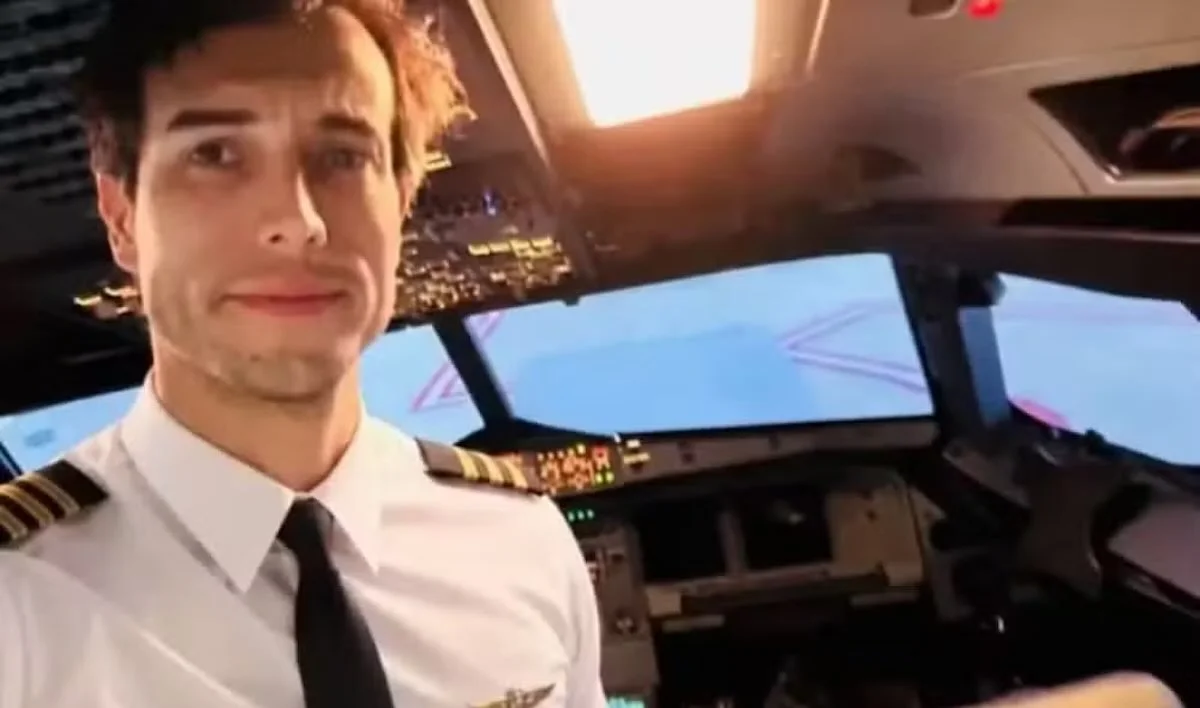 Instrutor salta de avião em voo na Argentina; aluna pousa sozinha