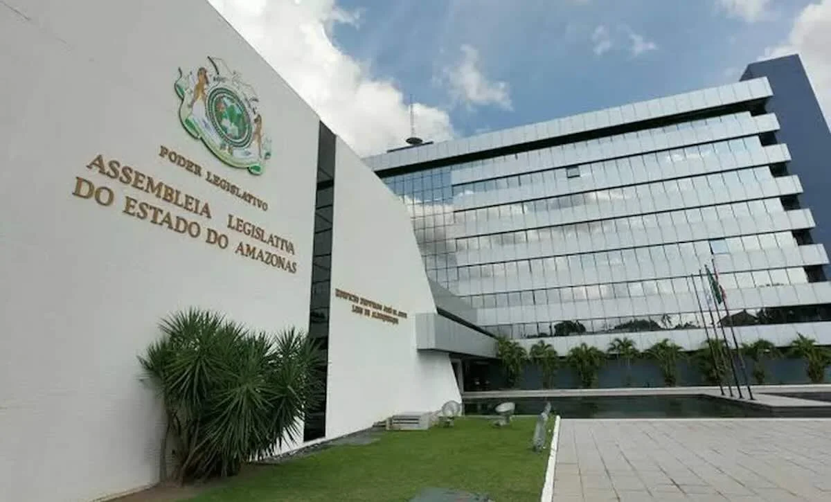 Dino barra "emenda jabuti" e impõe eleição na sucessão da ALEAM