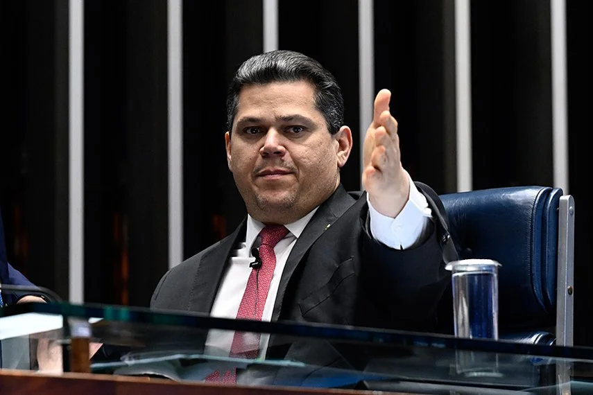 Esforço concentrado no Congresso: vetos e PEC 6x1 travam a pauta
