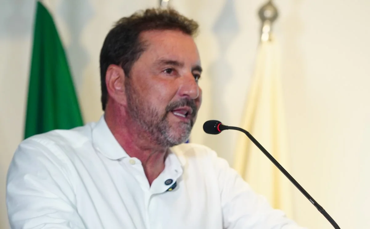 "Gestão amadora", diz Hildon Chaves sobre cancelamento HEURO