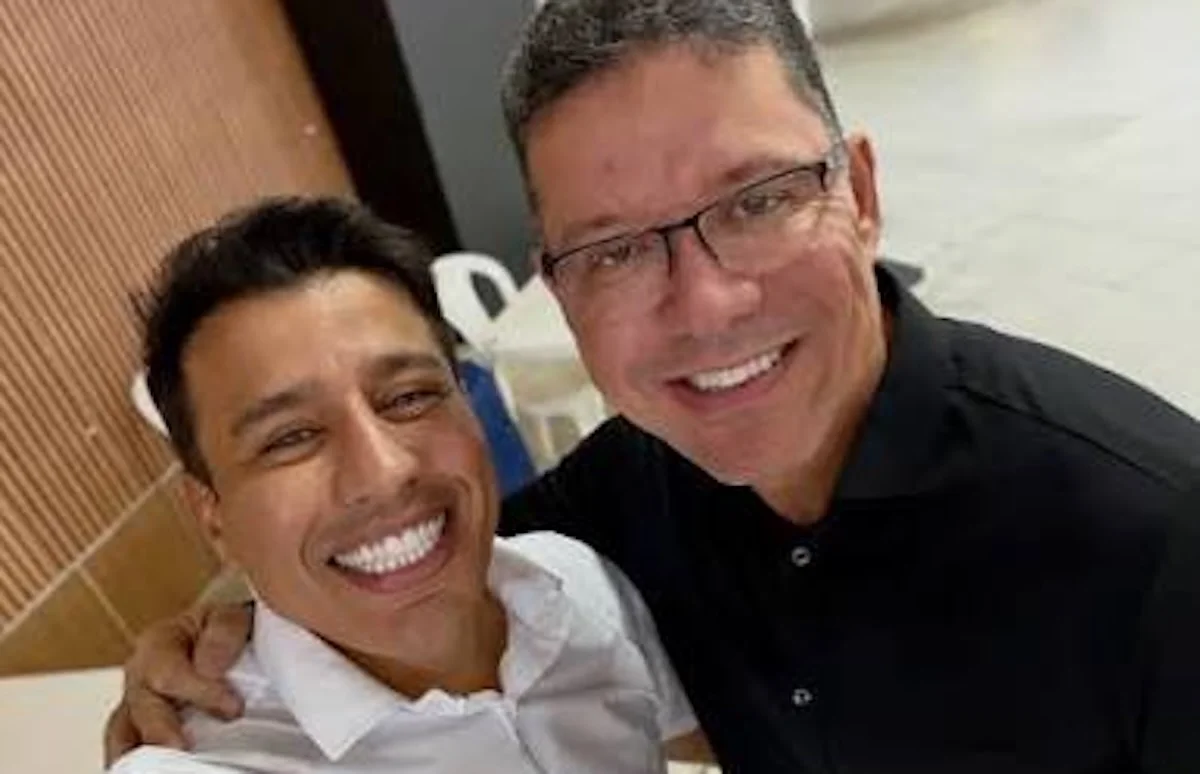 Adailton Fúria tenta se descolar de Marcos Rocha e mantém contradição