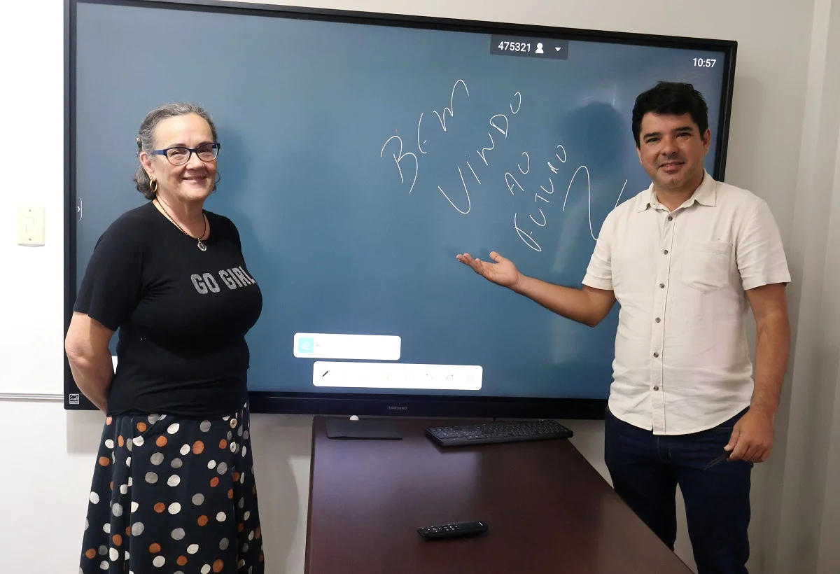 Recurso destinado por Ezequiel Neiva garante lousas digitais para escolas municipais de Corumbiara