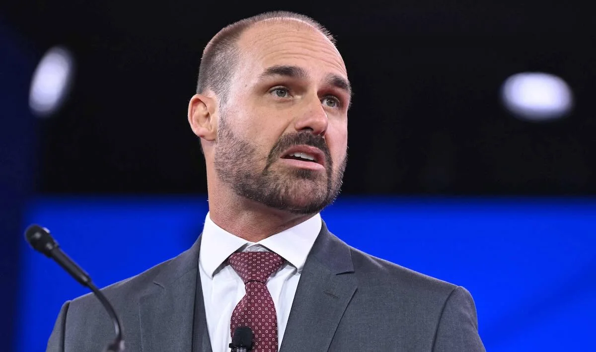 PF decide demitir Eduardo Bolsonaro por abandono de cargo