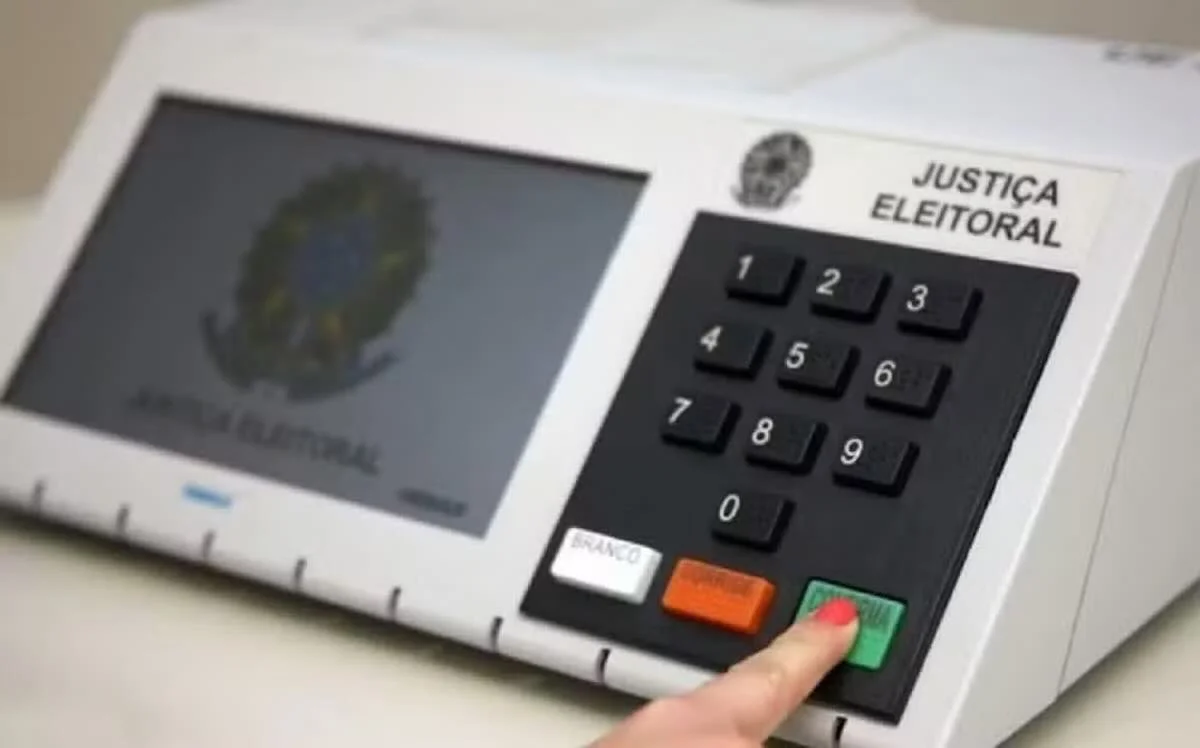 EUA tentam desestabilizar eleições e Brasil nega vistos