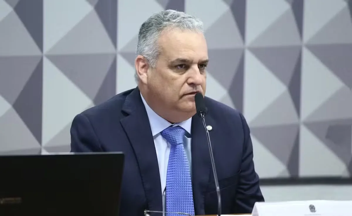 Quem é Alfredo Gaspar, o vice de Flávio Bolsonaro sob investigação do TCU?