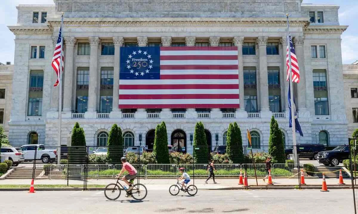 Dívida dos EUA bate 40 trilhões: o colapso fiscal americano