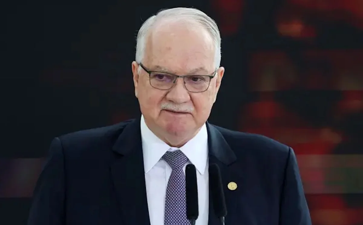 Fachin reúne acusações entre Moraes e Mendonça em novo processo