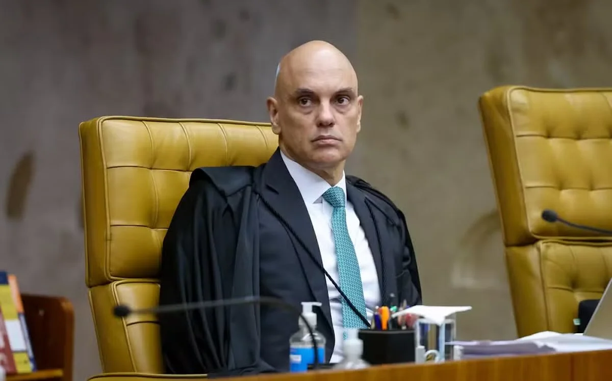 Moraes acusa Mendonça de fraude, perseguição política e 'mão estrangeira'