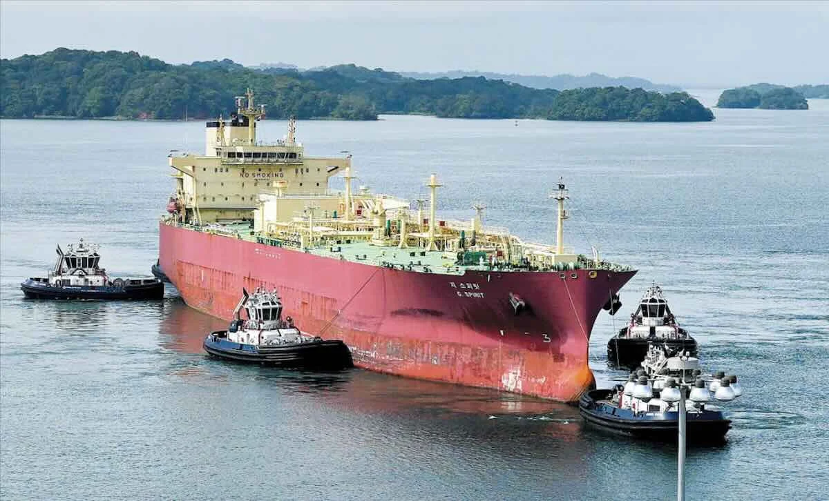 Navio paga US$ 5 milhões só para furar a fila do Canal do Panamá