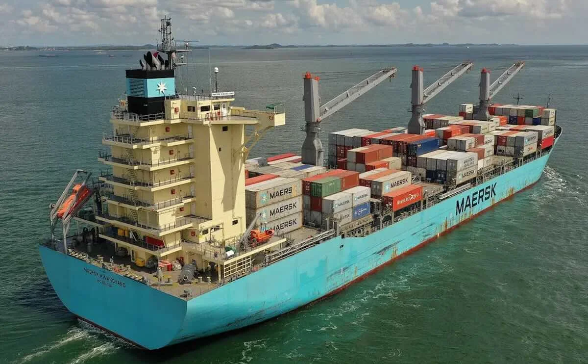 Maersk cobra sobretaxa de US$ 1.000 por contêiner do Brasil para EUA e Canadá a partir de novembro