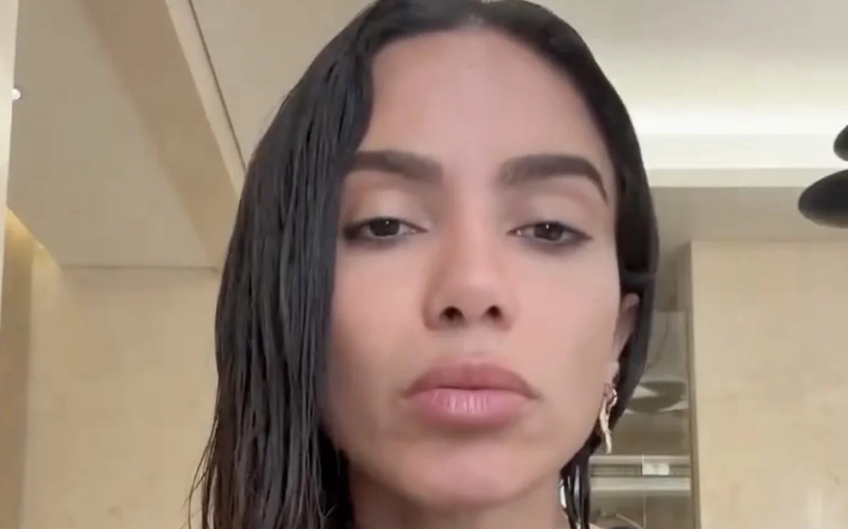 Entre autocrítica e ativismo: a nova declaração de voto de Anitta