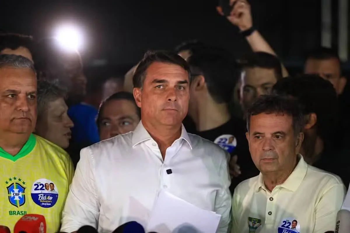 Argentina se recusa a informar PF se Flávio está no país