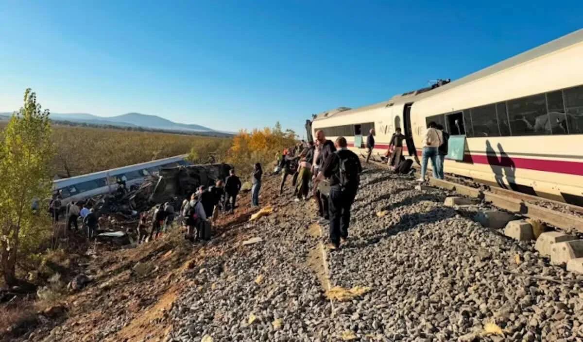 Choque de trens de alta velocidade deixa ao menos 30 mortos na Espanha