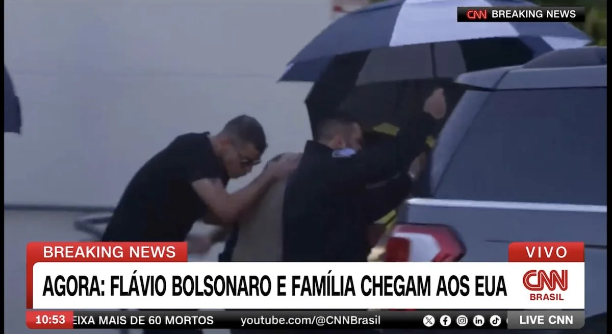 Flávio Bolsonaro e família desembarcam em Miami após fuga do Brasil