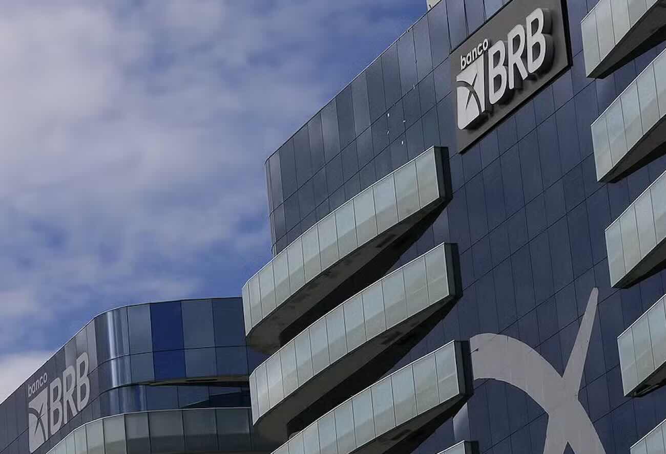 Banco de Brasília sob pressão: BC dá prazo final para balanços e bloqueia socorro externo