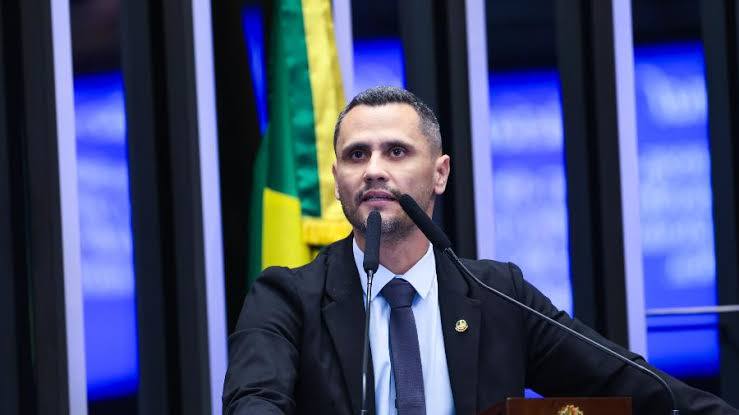 Cleitinho oficializa candidatura ao governo de Minas após crise no Republicanos