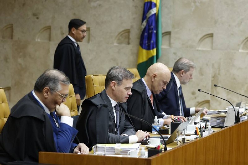 Dino pede a Fachin investigação sobre Banco Master e Instituto Iter em contratos de SP