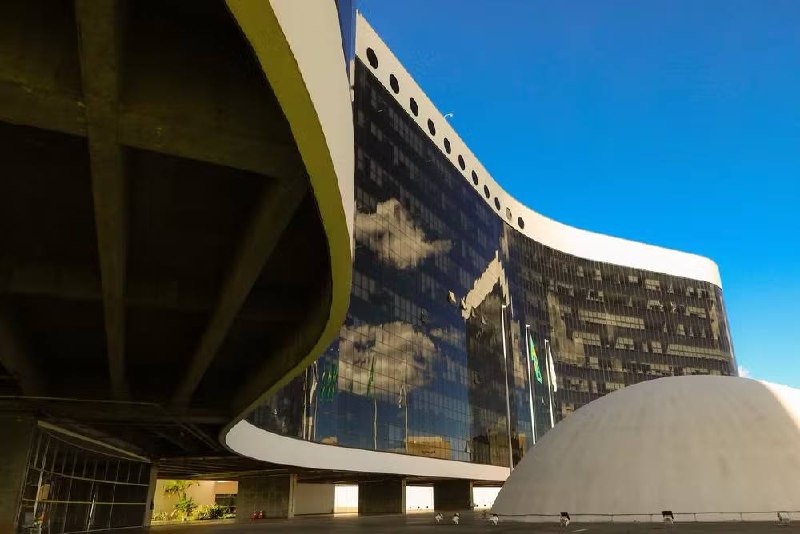PGE defende extinção de processo para liberação de sigilos de Lula e Flávio Bolsonaro